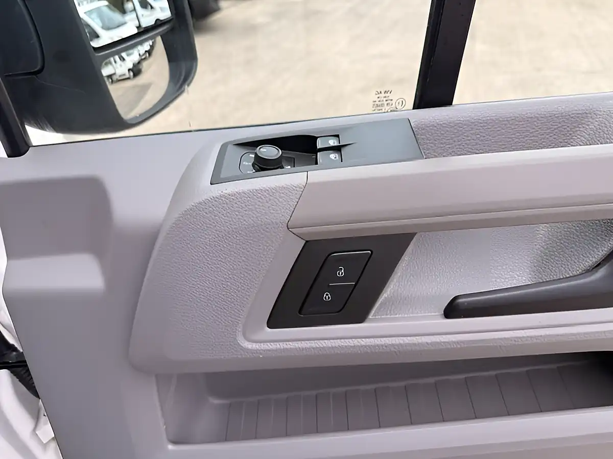 Used 2023 Volkswagen Crafter Trendline CR35 Lwb High Roof White - Interior and Exterior details 15