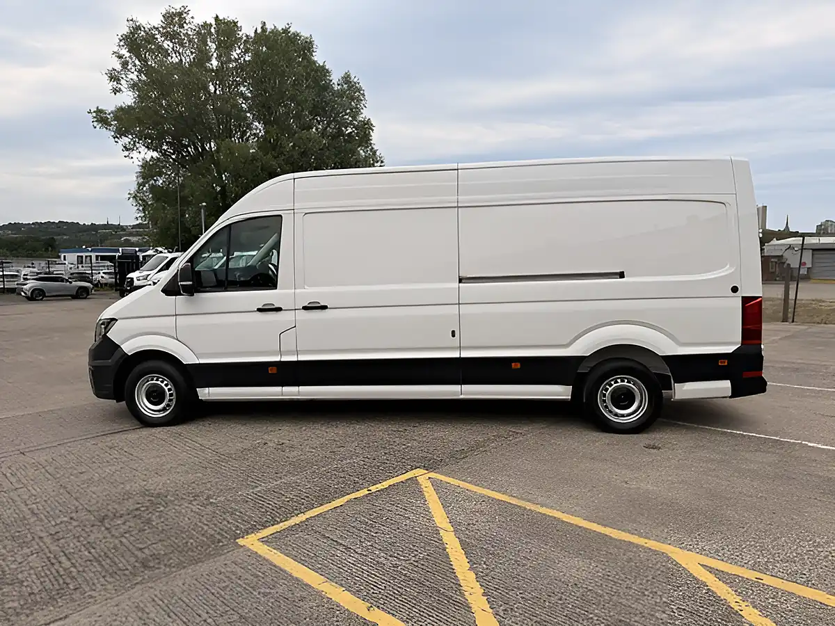 Used 2023 Volkswagen Crafter Trendline CR35 Lwb High Roof White - Interior and Exterior details 7