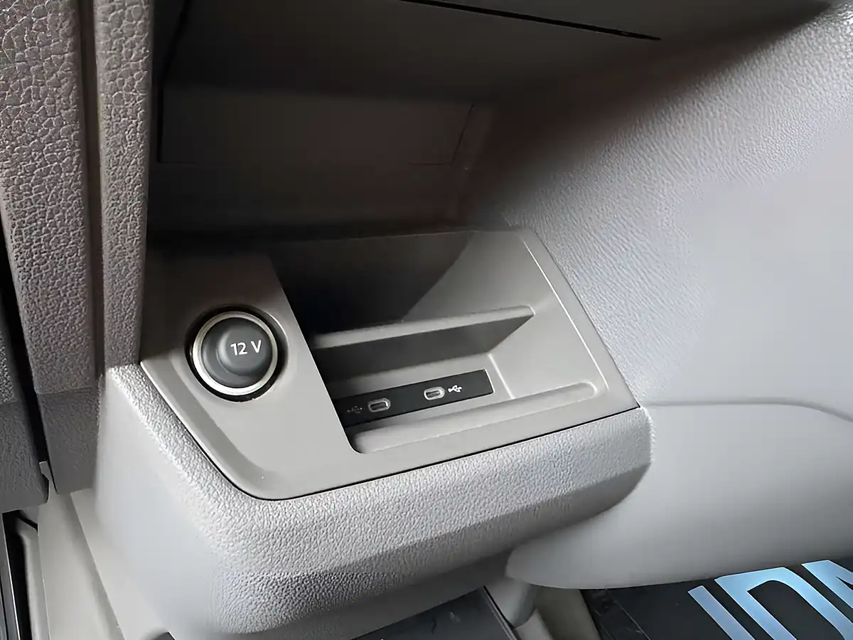 Used 2023 Volkswagen Crafter Trendline Grey - Interior and Exterior details 20