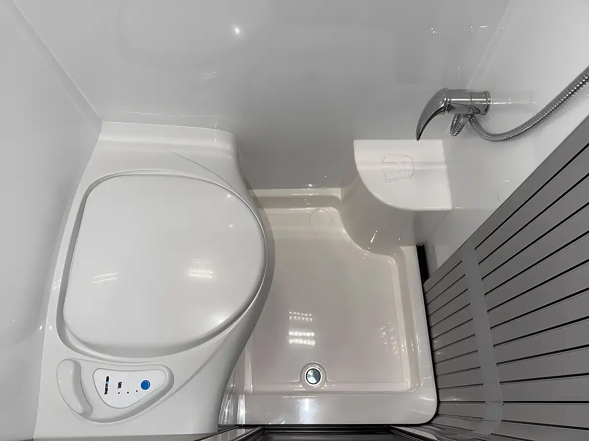 Used 2023 Volkswagen Crafter Trendline Grey - Interior and Exterior details 10