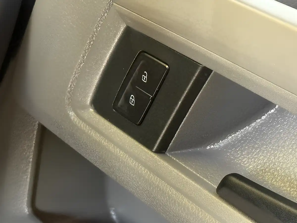 Used 2023 Volkswagen Crafter Trendline Grey - Interior and Exterior details 12