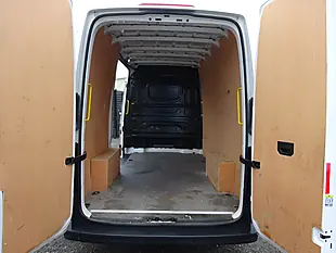 Used 2023 Volkswagen Crafter Trendline Mwb White - Interior and Exterior details 13