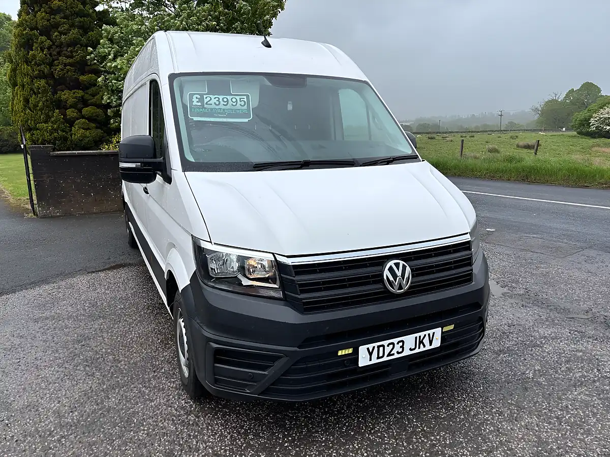 Used 2023 Volkswagen Crafter Trendline White - Front View