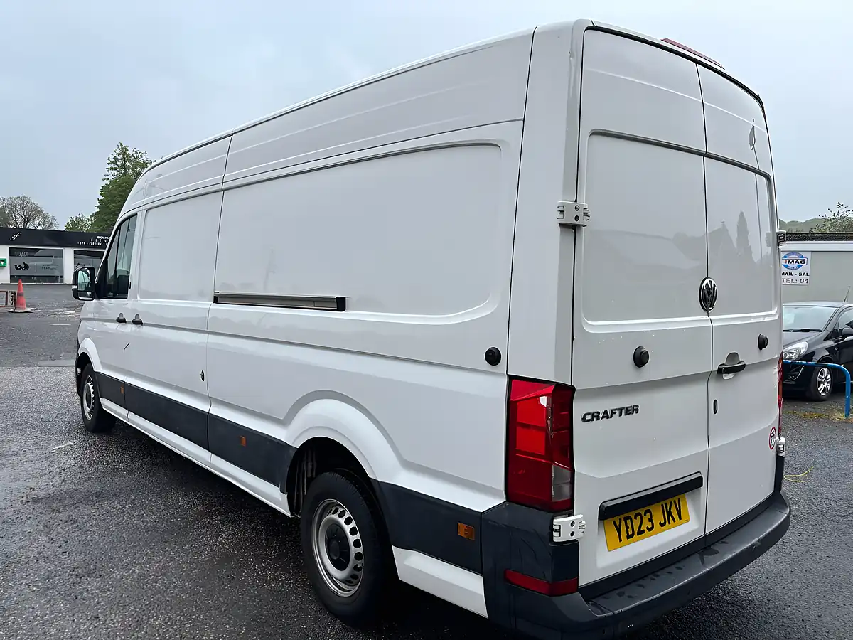 Used 2023 Volkswagen Crafter Trendline White - Interior and Exterior details 6