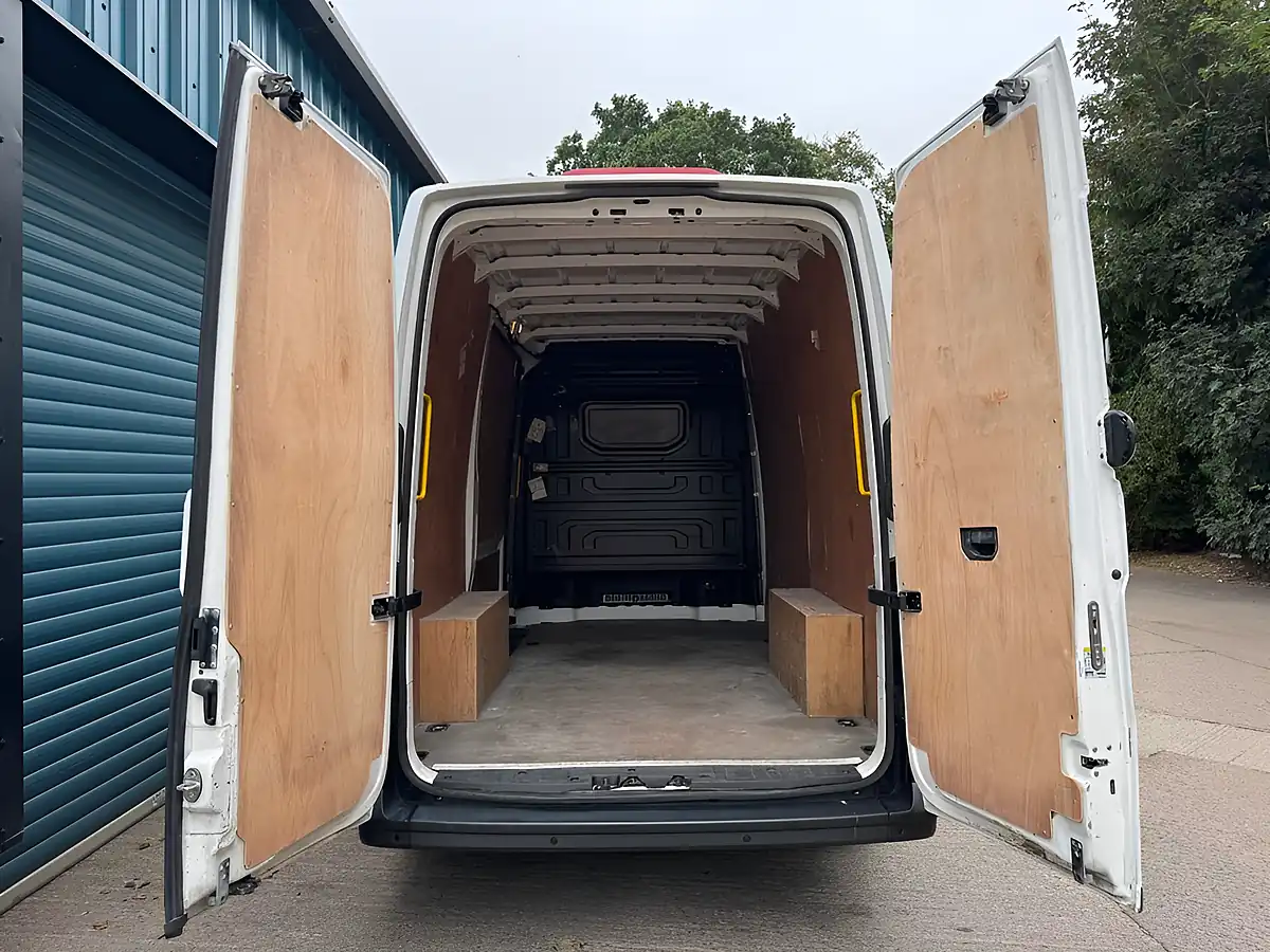 Used 2023 Volkswagen Crafter Trendline White - Interior and Exterior details 11