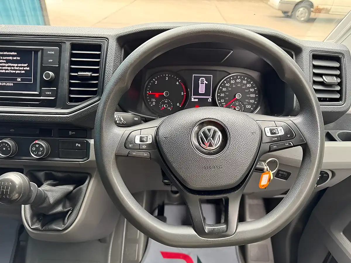 Used 2023 Volkswagen Crafter Trendline White - Interior and Exterior details 12