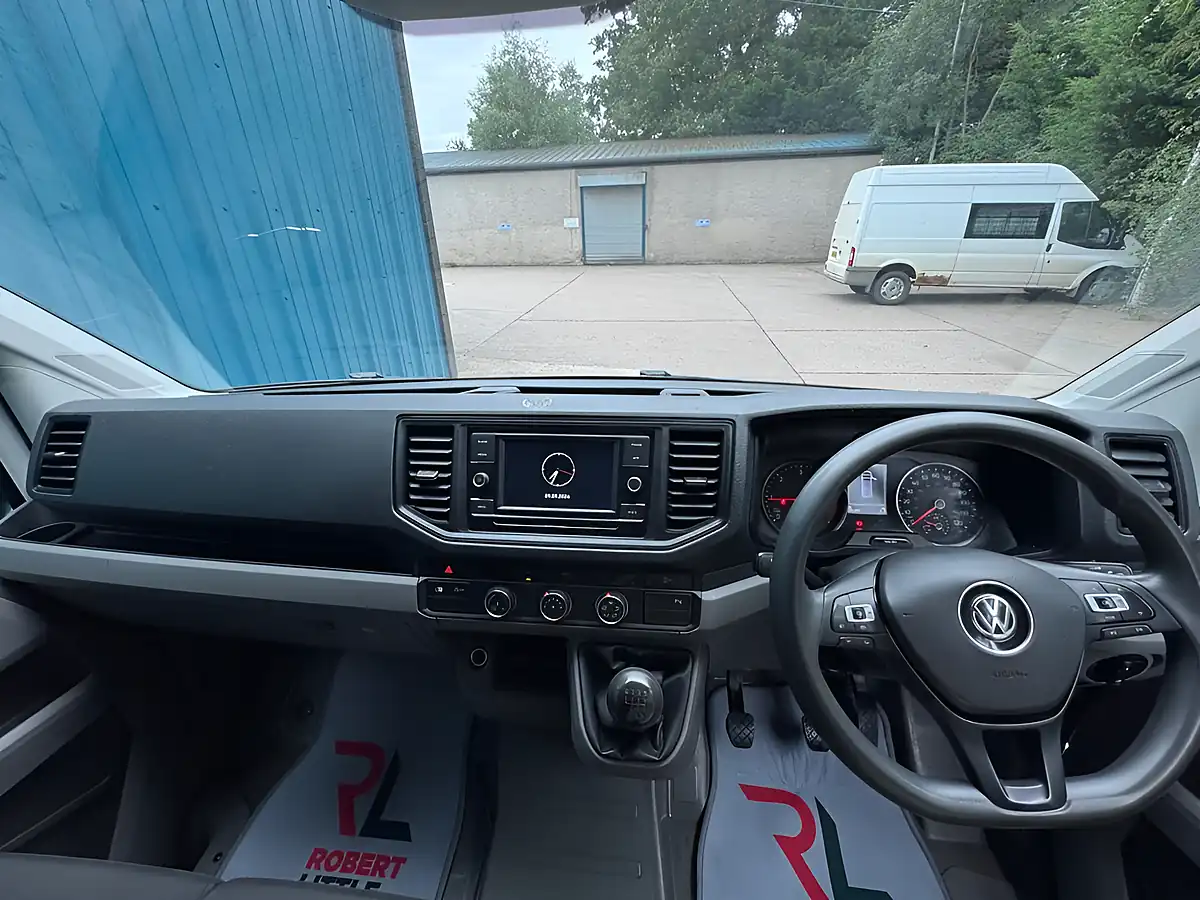 Used 2023 Volkswagen Crafter Trendline White - Interior and Exterior details 14