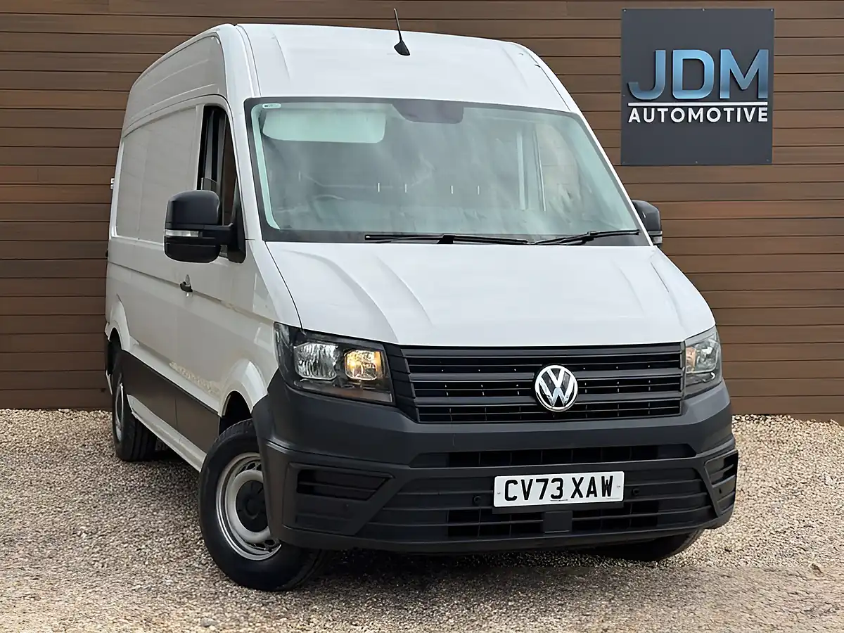 Used 2023 Volkswagen Crafter Trendline White - Front View