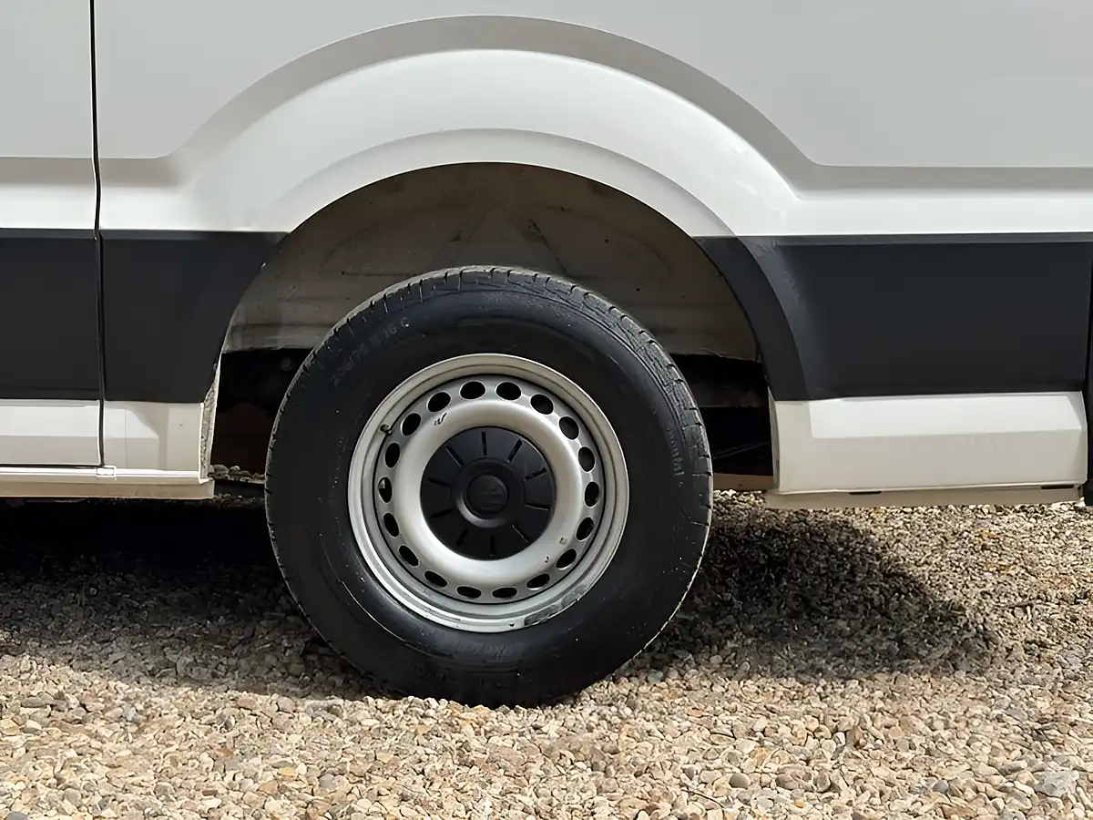 Used 2023 Volkswagen Crafter Trendline White - Interior and Exterior details 10