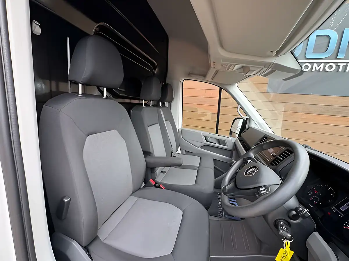 Used 2023 Volkswagen Crafter Trendline White - Interior and Exterior details 13
