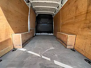 Used 2023 Volkswagen Crafter Trendline White - Interior and Exterior details 4