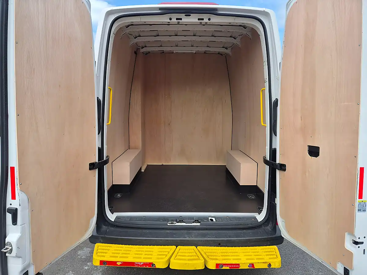 Used 2023 Volkswagen Crafter Trendline White - Interior and Exterior details 11