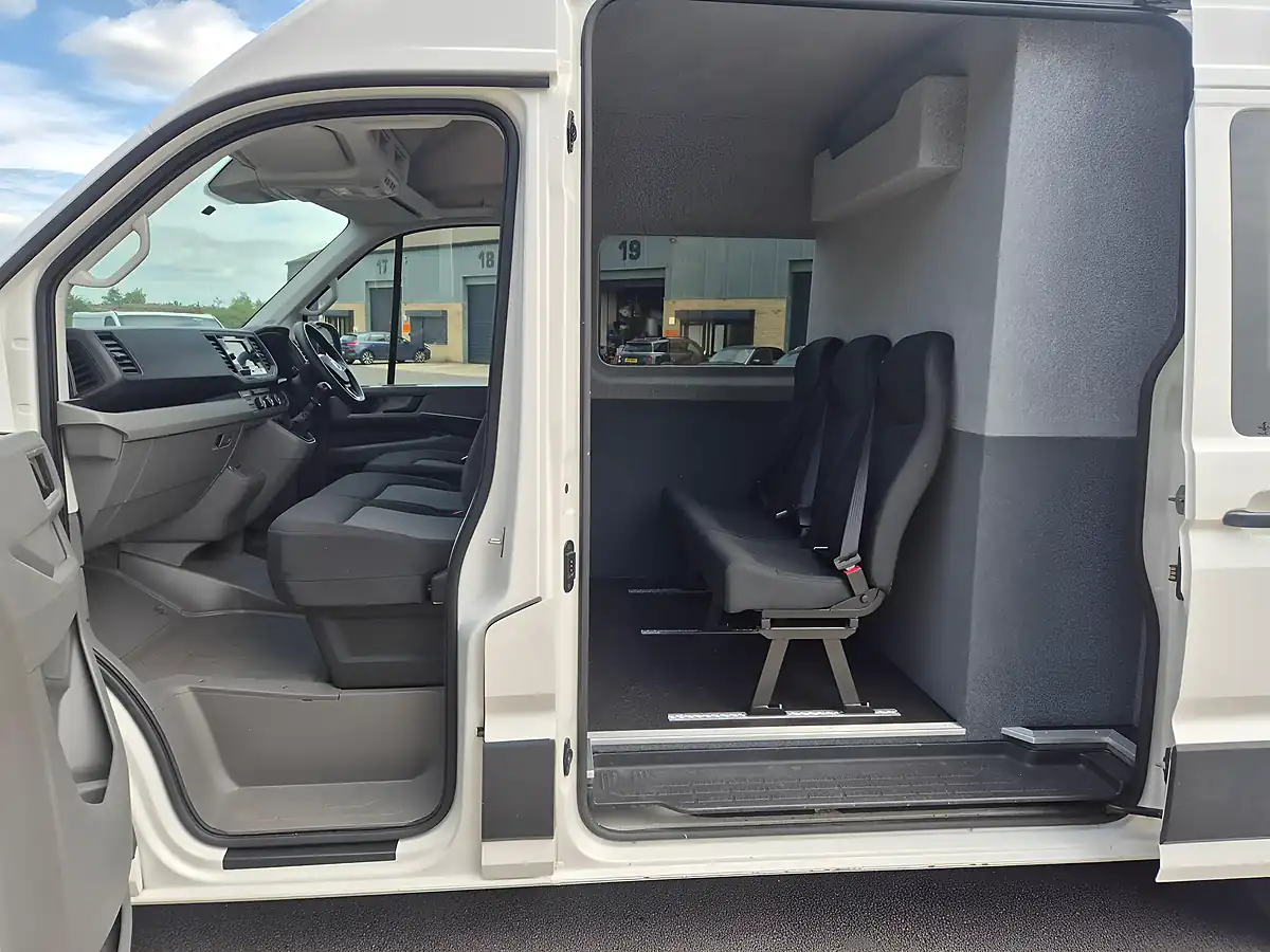 Used 2023 Volkswagen Crafter Trendline White - Interior and Exterior details 14