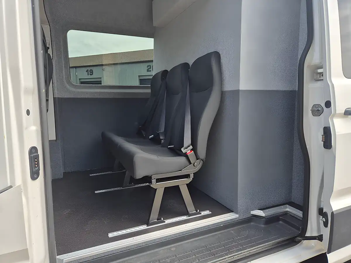Used 2023 Volkswagen Crafter Trendline White - Interior and Exterior details 15
