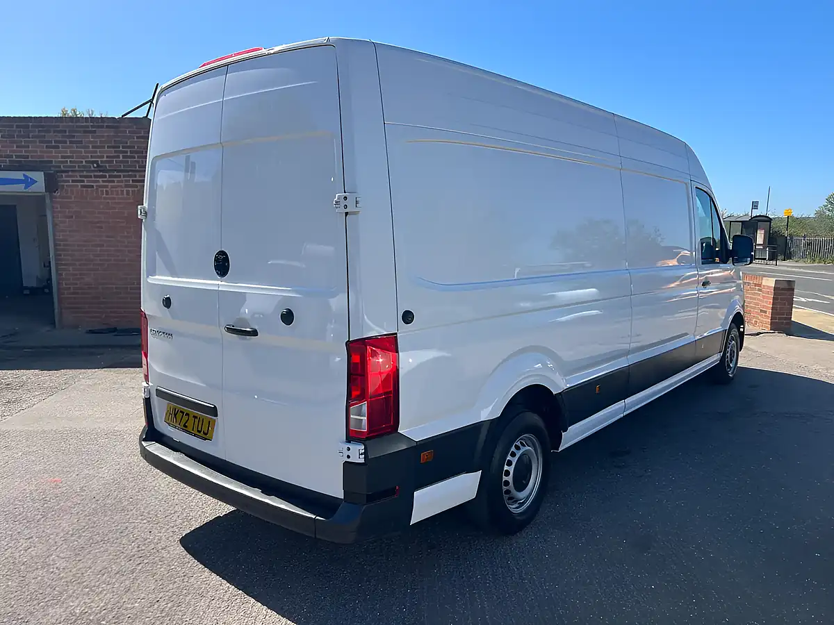 Used 2023 Volkswagen Crafter Trendline White - Interior and Exterior details 4