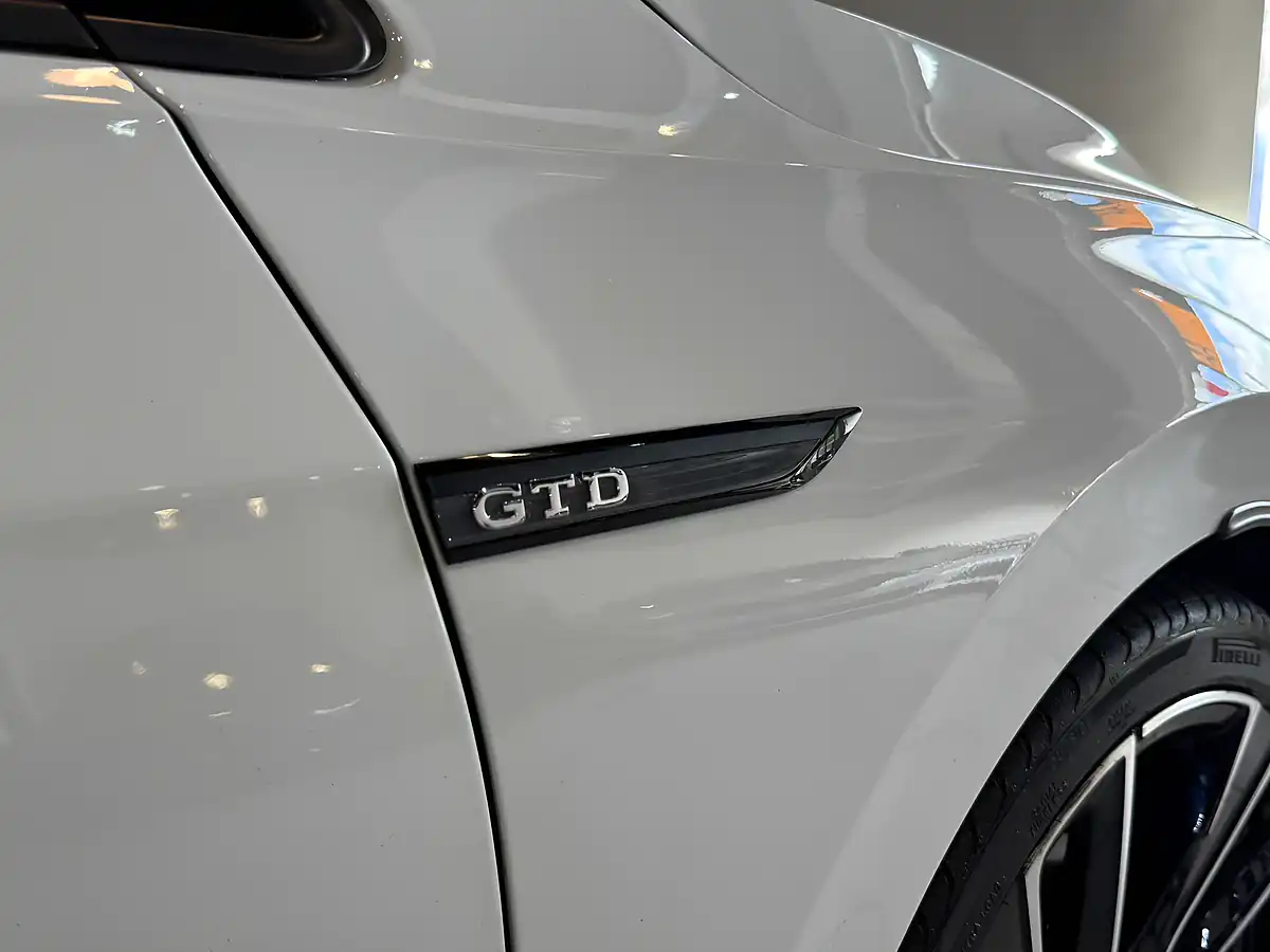 Used 2023 Volkswagen Golf Gtd White - Interior and Exterior details 11