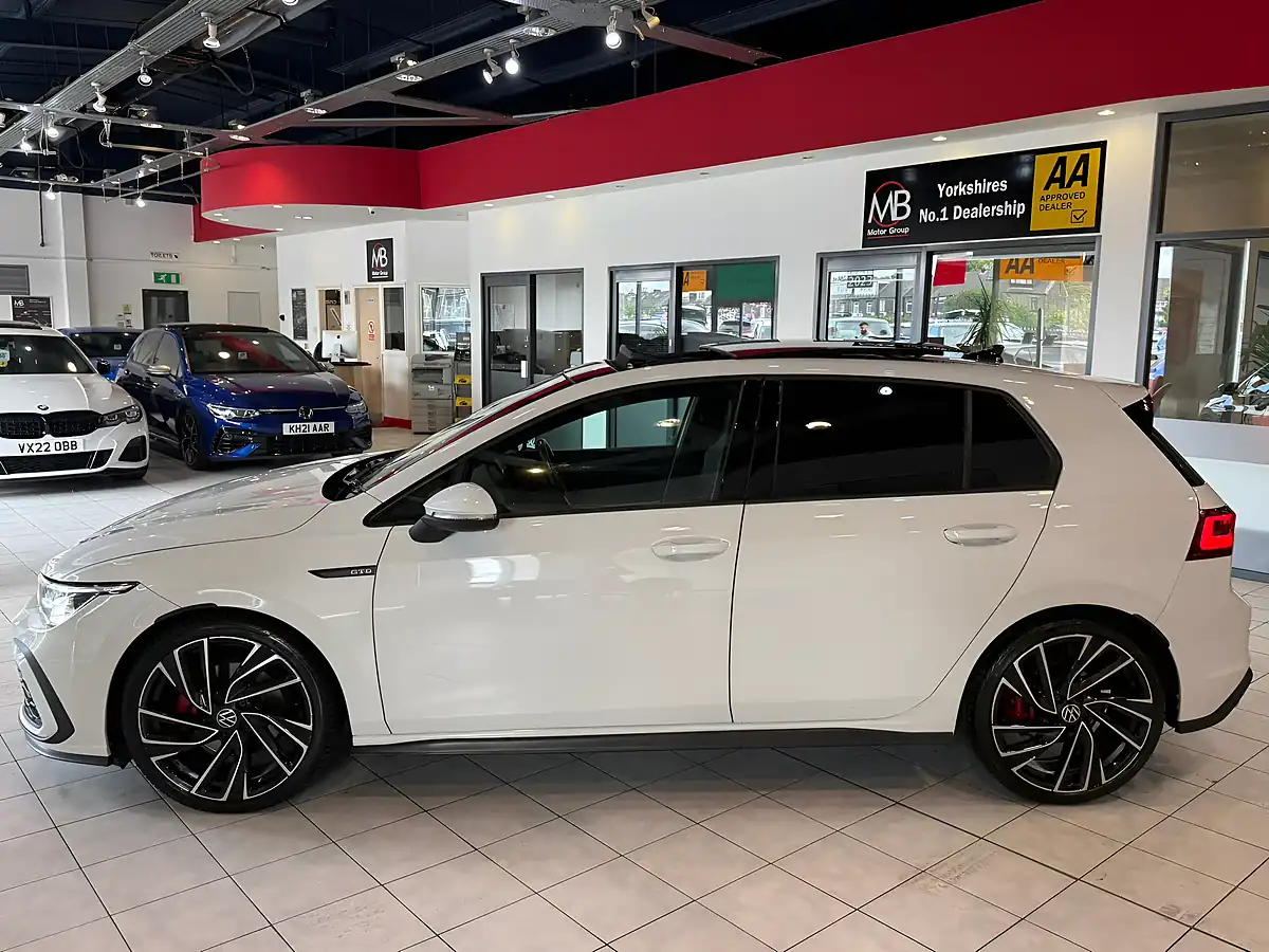 Used 2023 Volkswagen Golf Gtd White - Interior and Exterior details 7