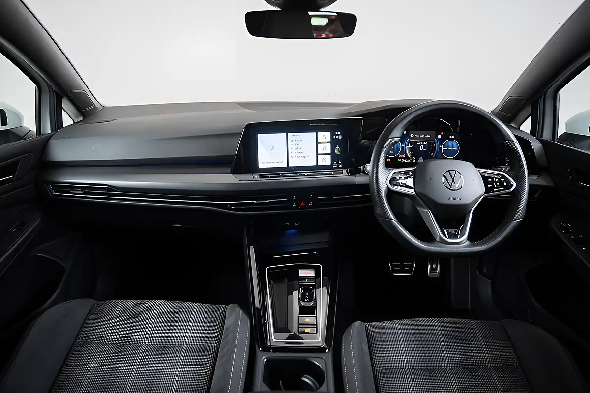 Used 2023 Volkswagen Golf Gtd White - Interior and Exterior details 4