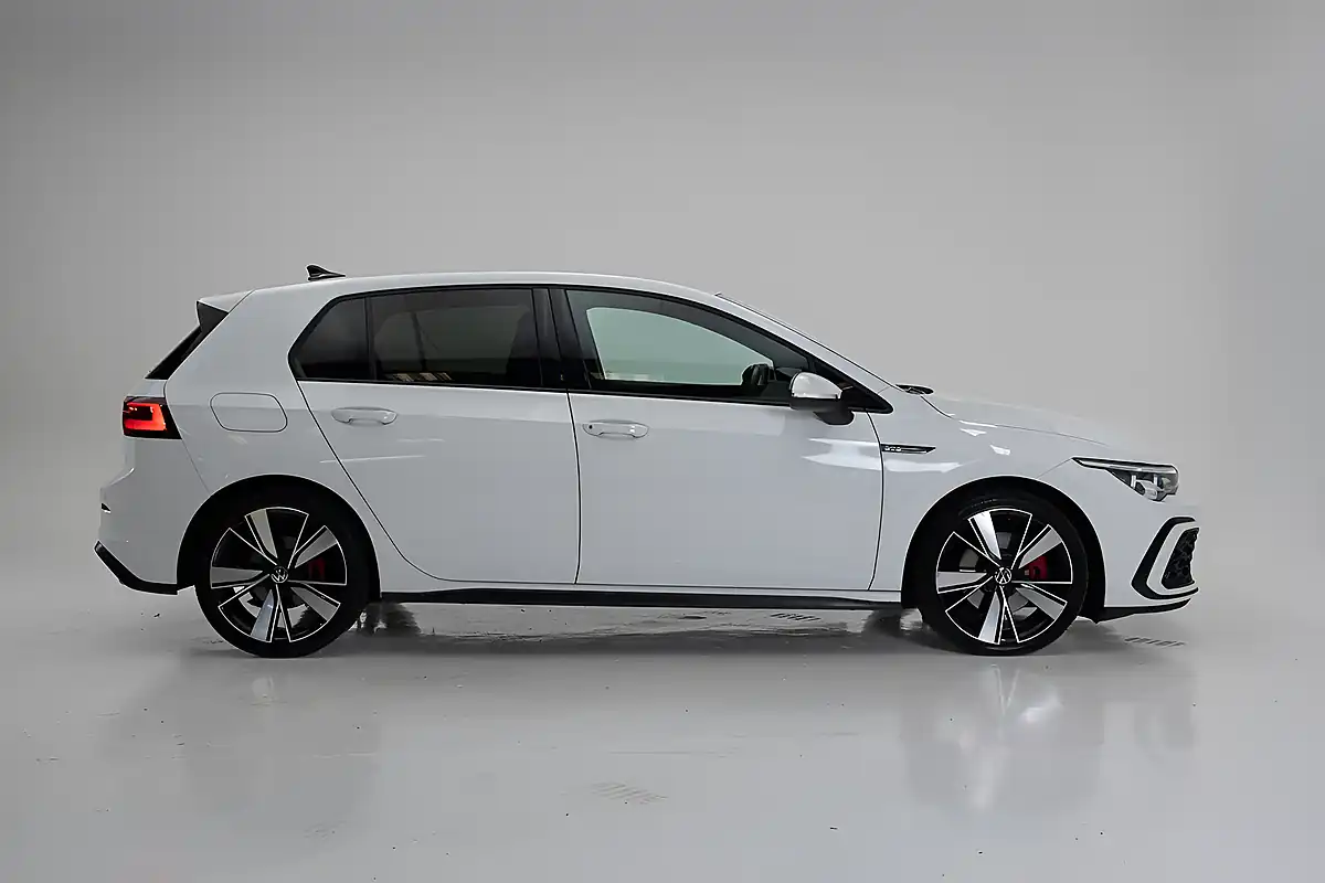 Used 2023 Volkswagen Golf Gtd White - Interior and Exterior details 6