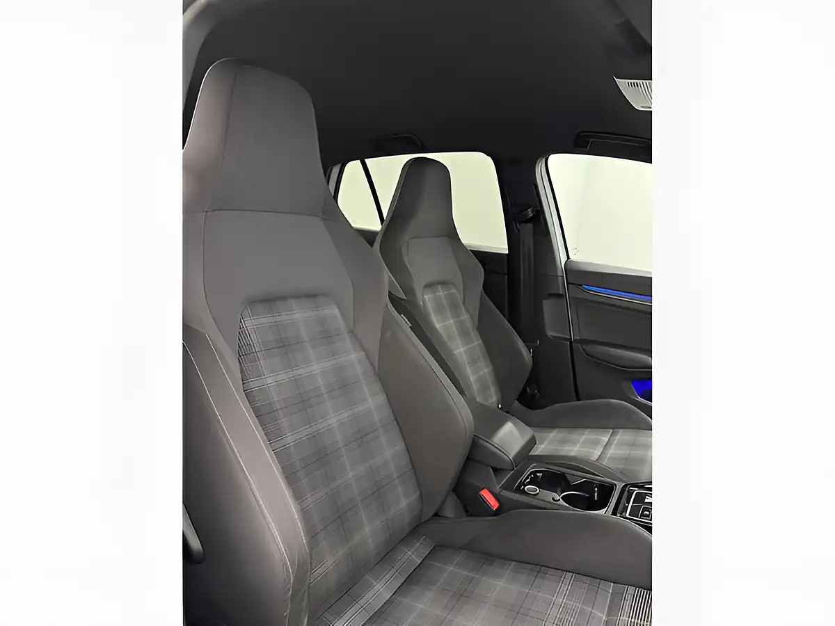 Used 2023 Volkswagen Golf Gtd White - Interior and Exterior details 9