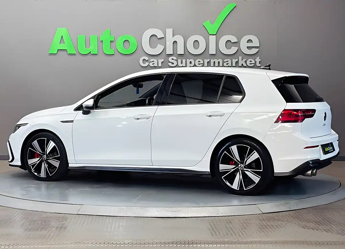 Used 2023 Volkswagen Golf Gtd White - Interior and Exterior details 9