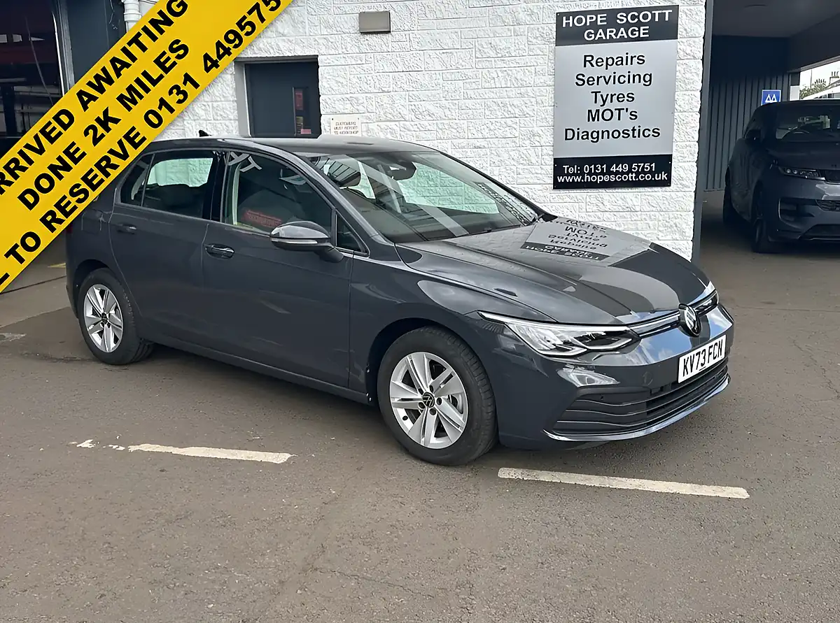Used 2023 Volkswagen Golf Life Grey - Front View