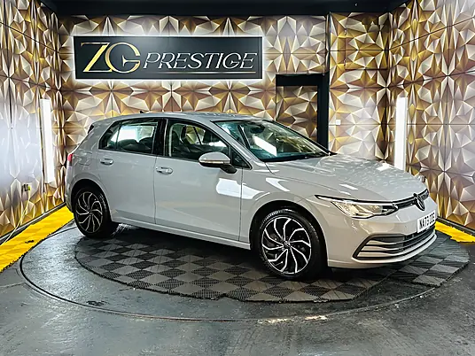 2023 Volkswagen Golf Life 1.0 eTSI DSG