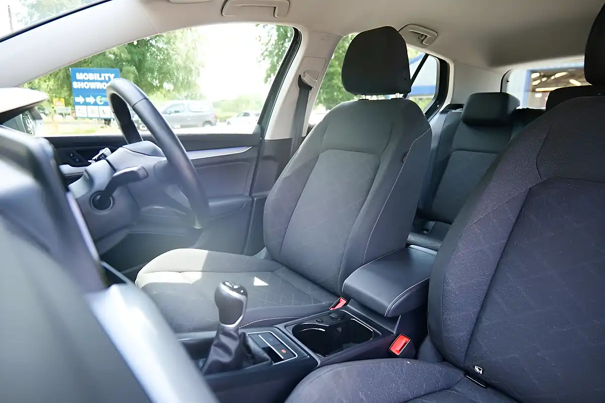 Used 2023 Volkswagen Golf Life Urano Grey - Interior and Exterior details 12