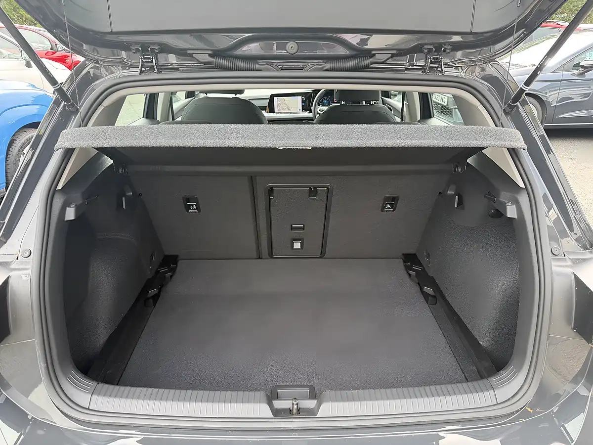 Used 2023 Volkswagen Golf Life Urano Grey - Interior and Exterior details 12