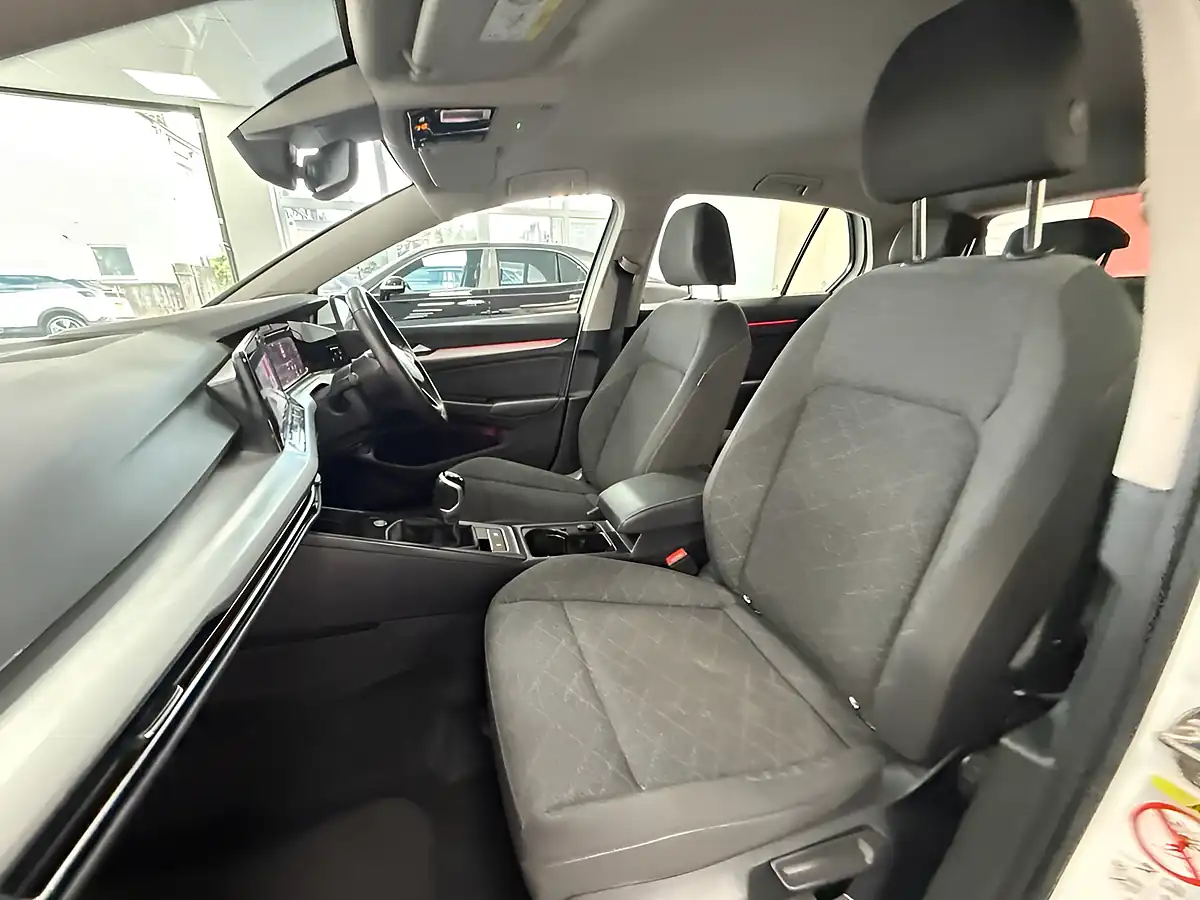 Used 2023 Volkswagen Golf Life White - Interior and Exterior details 14