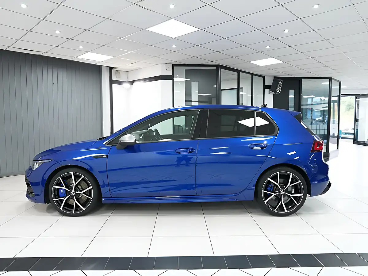Used 2023 Volkswagen Golf R Lapiz Blue - Interior and Exterior details 6