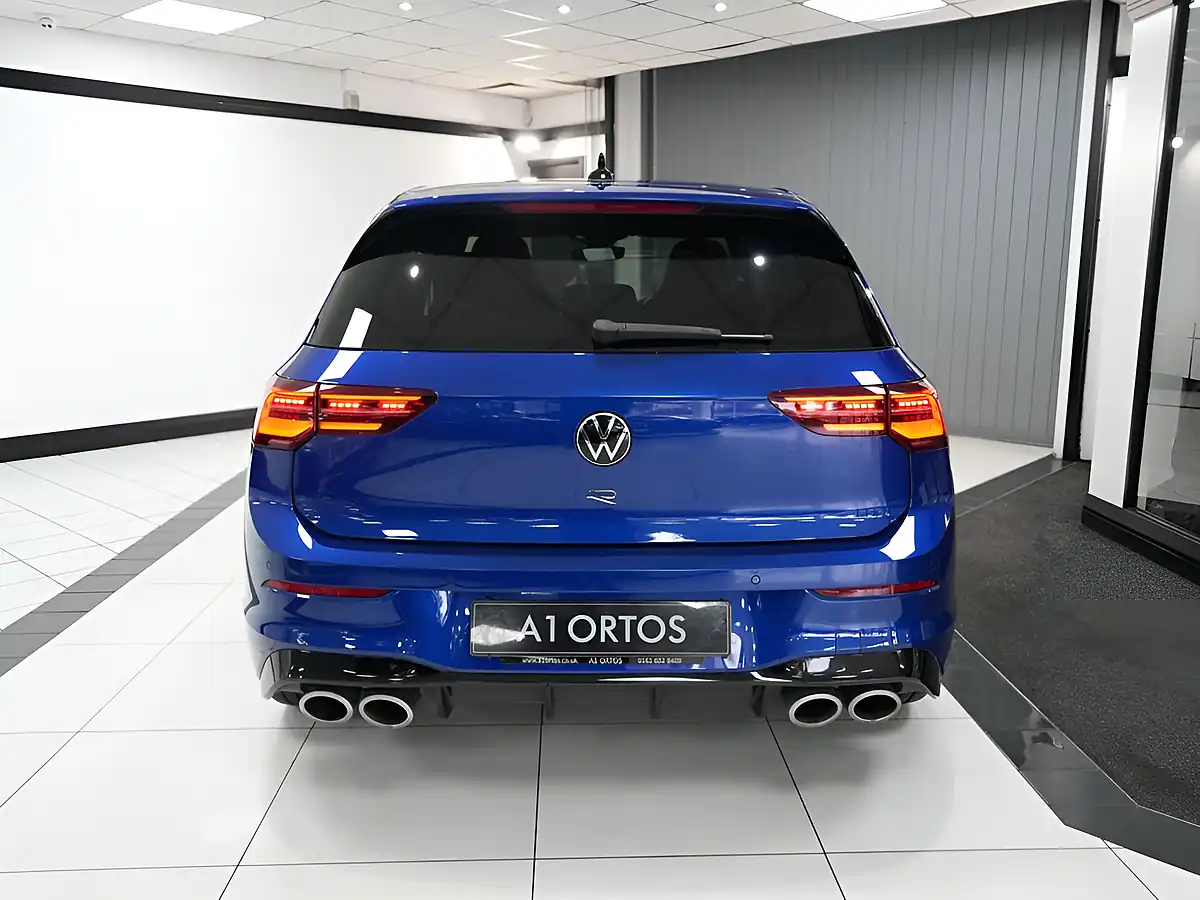 Used 2023 Volkswagen Golf R Lapiz Blue - Interior and Exterior details 9