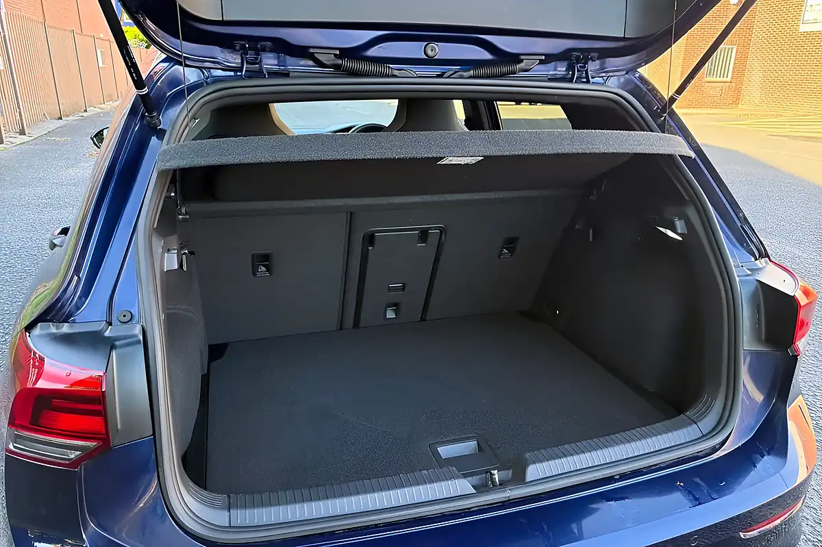Used 2023 Volkswagen Golf R-Line Blue - Interior and Exterior details 11