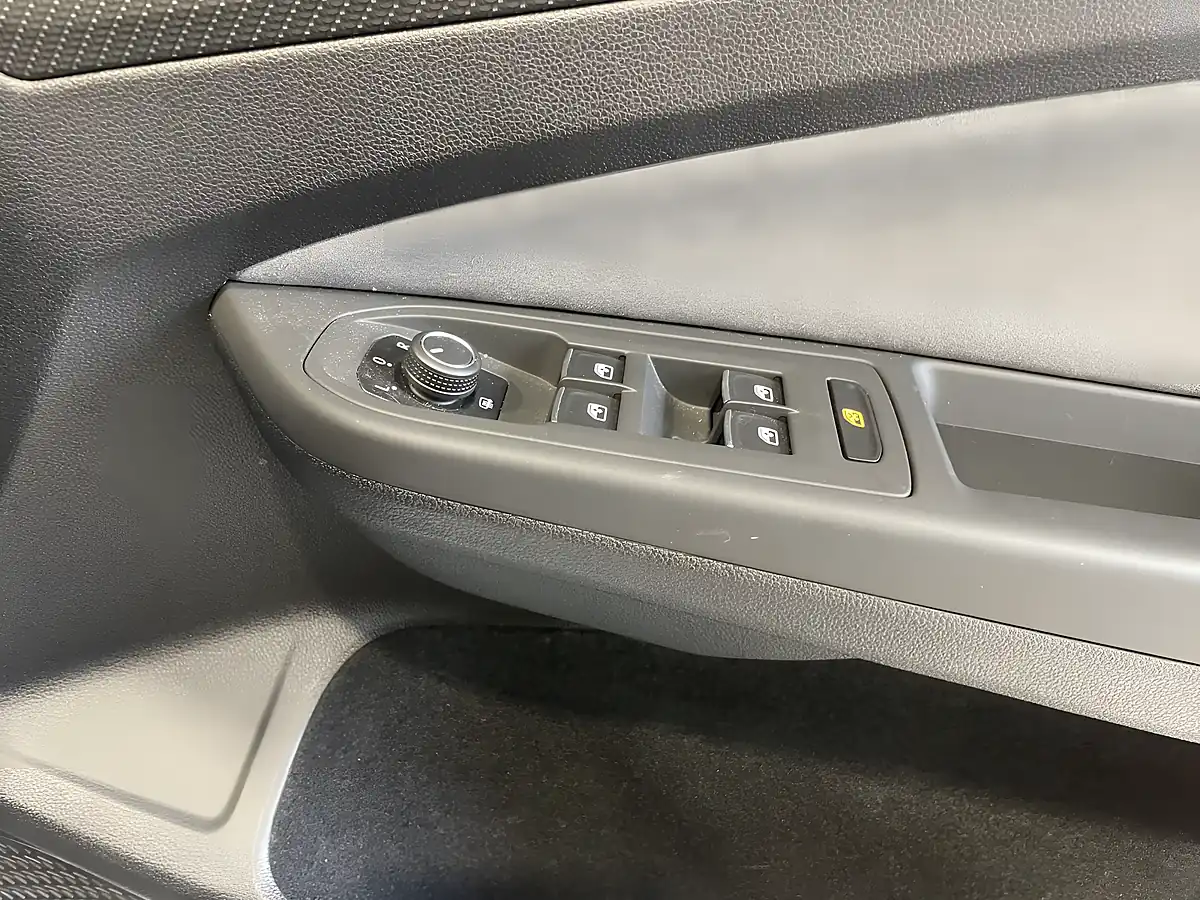 Used 2023 Volkswagen Golf R-Line White - Interior and Exterior details 9
