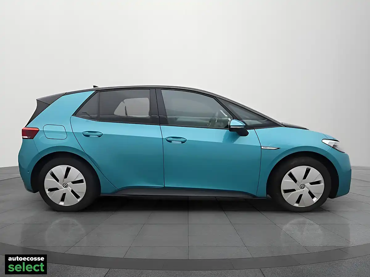 Used 2023 Volkswagen ID.3 Life Blue - Interior and Exterior details 4