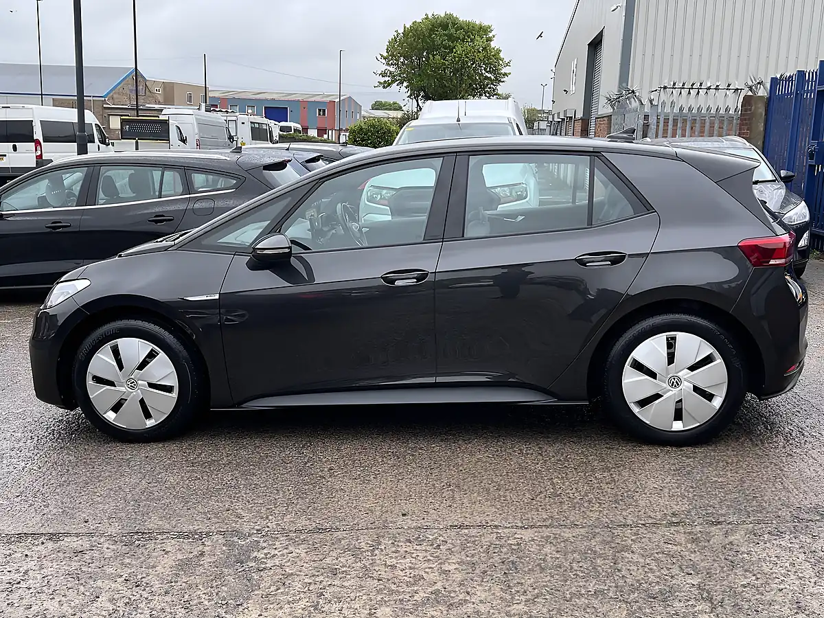Used 2023 Volkswagen ID.3 Life Manganese Grey Metallic - Interior and Exterior details 9