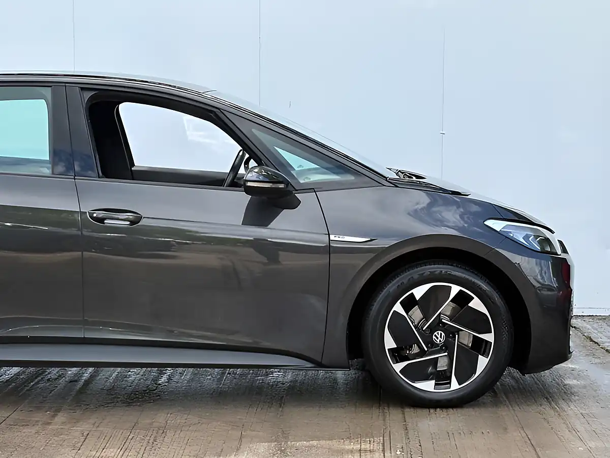 Used 2023 Volkswagen ID.3 Life Moonstone Grey With Black Roof - Interior and Exterior details 10