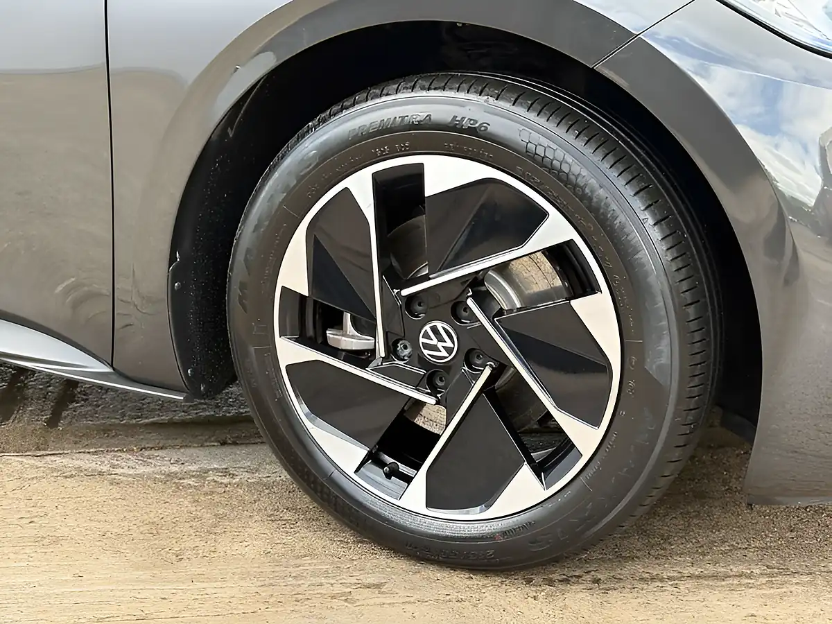 Used 2023 Volkswagen ID.3 Life Moonstone Grey With Black Roof - Interior and Exterior details 4