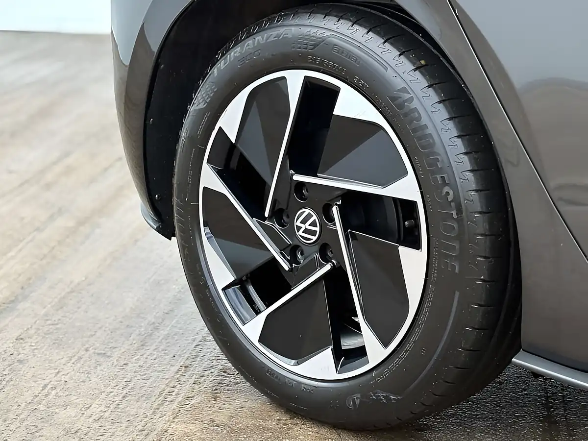 Used 2023 Volkswagen ID.3 Life Moonstone Grey With Black Roof - Interior and Exterior details 7