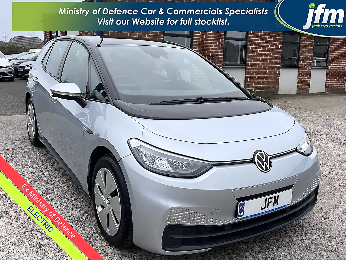Used 2023 Volkswagen ID.3 Life Scale Silver Metallic - Front View