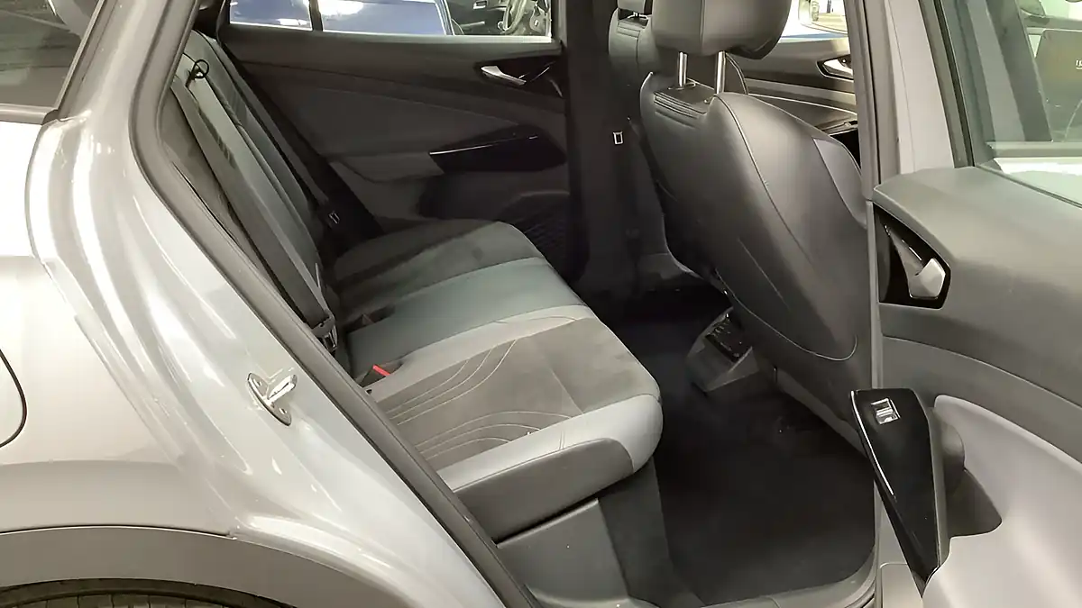Used 2023 Volkswagen Id.4 Life Grey - Interior and Exterior details 13