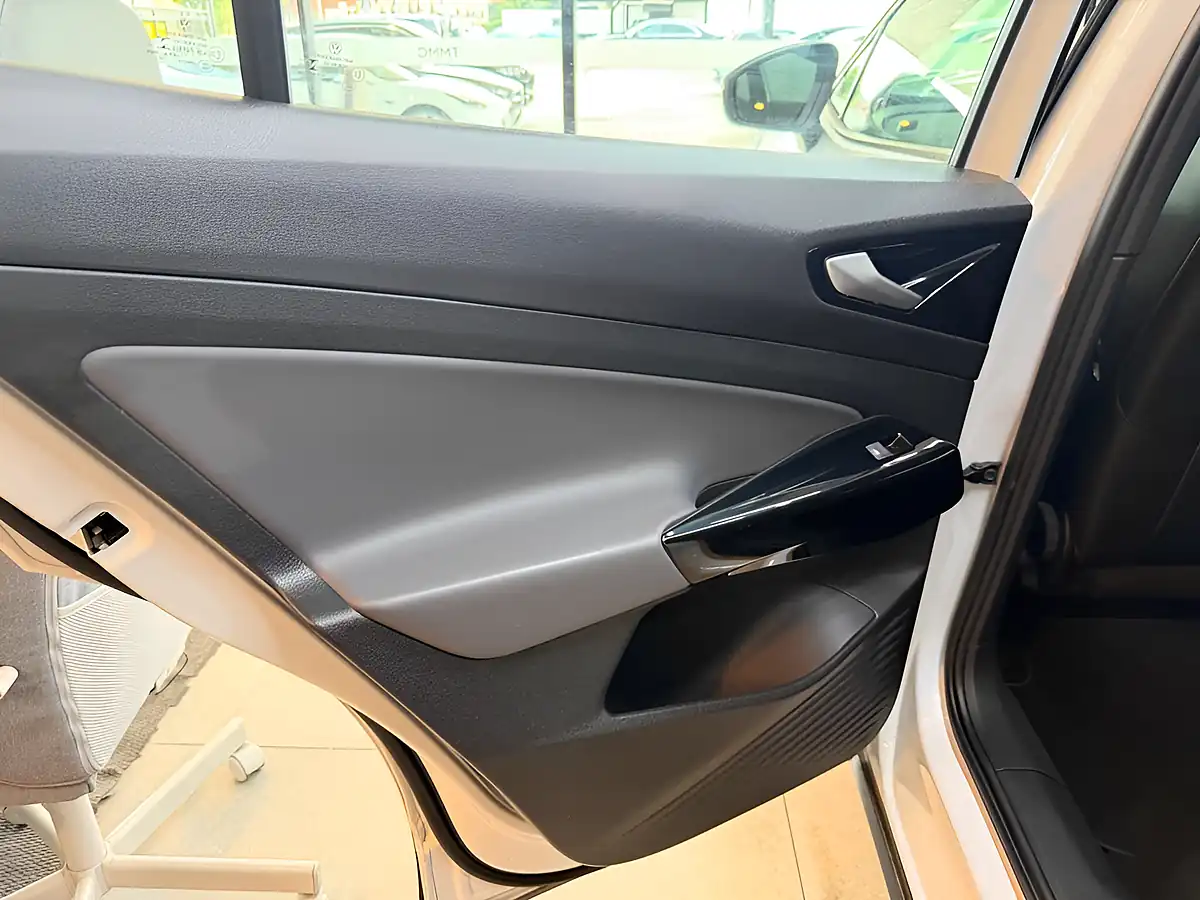 Used 2023 Volkswagen Id.4 Life White - Interior and Exterior details 13