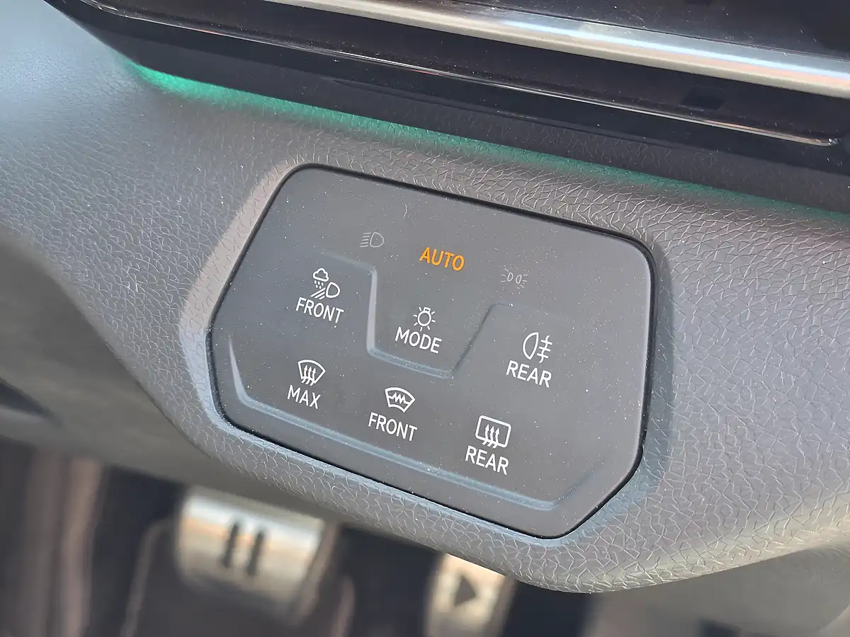 Used 2023 Volkswagen ID.4 Pro Performance Style Edition White - Interior and Exterior details 17