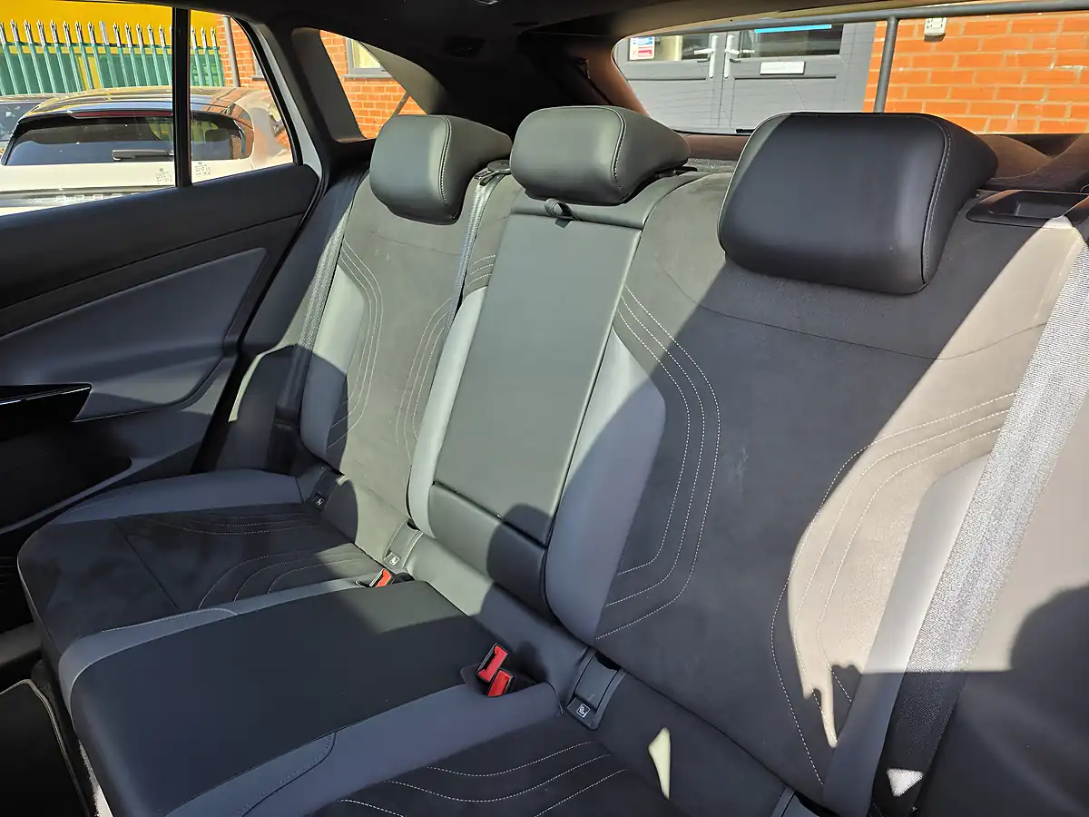 Used 2023 Volkswagen ID.4 Pro Performance Style Edition White - Interior and Exterior details 18