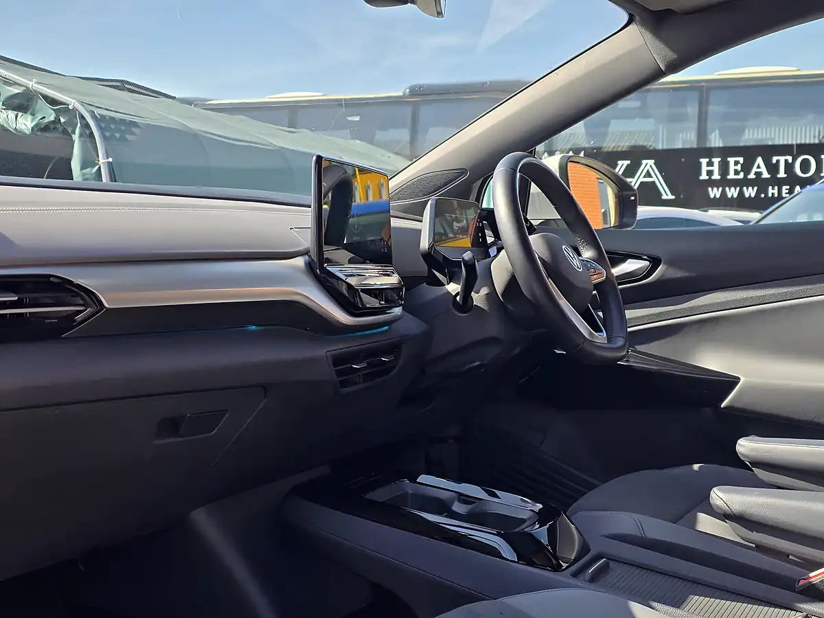 Used 2023 Volkswagen ID.4 Pro Performance Style Edition White - Interior and Exterior details 3