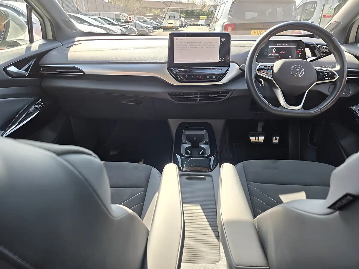 Used 2023 Volkswagen ID.4 Pro Performance Style Edition White - Interior and Exterior details 4