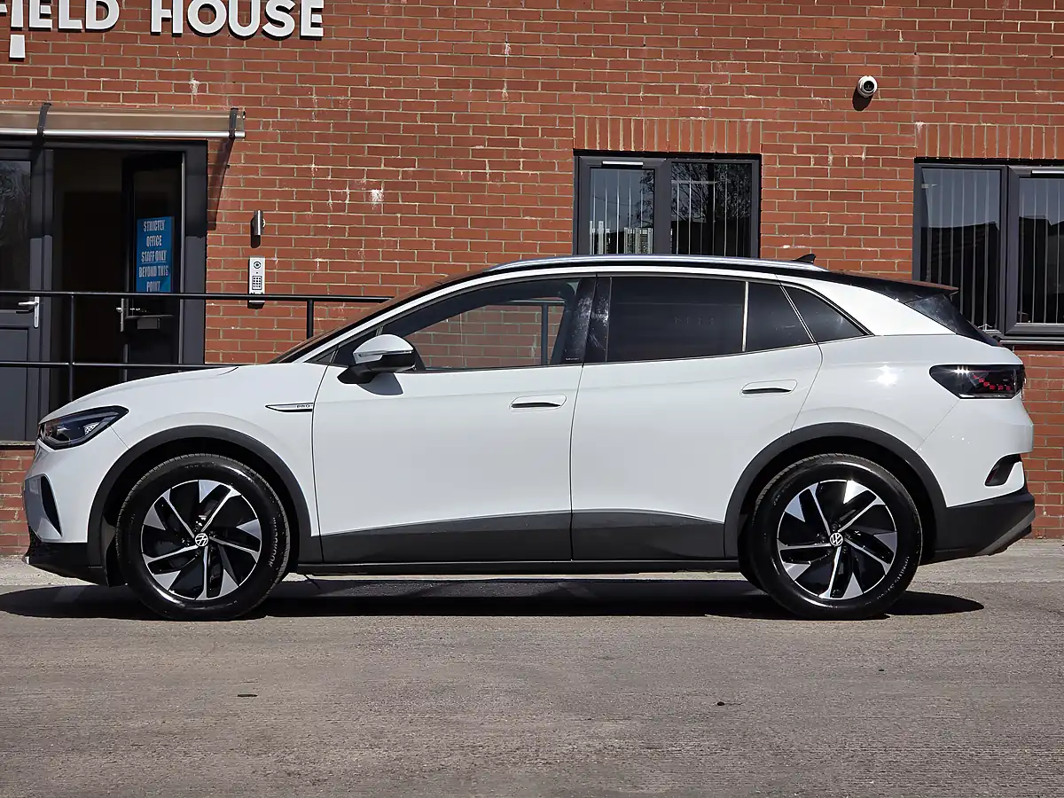 Used 2023 Volkswagen ID.4 Pro Performance Style Edition White - Interior and Exterior details 9