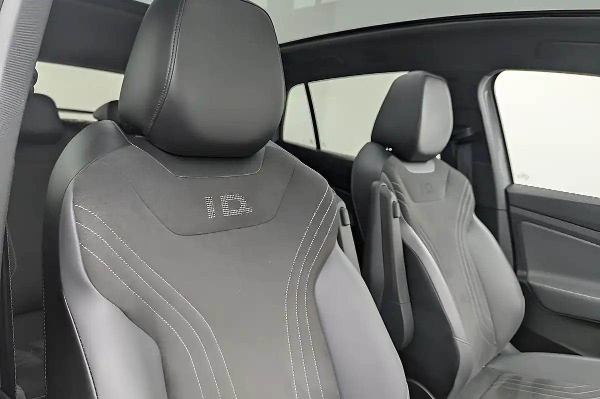 Used 2023 Volkswagen Id.5 Pro Style Grey - Interior and Exterior details 10