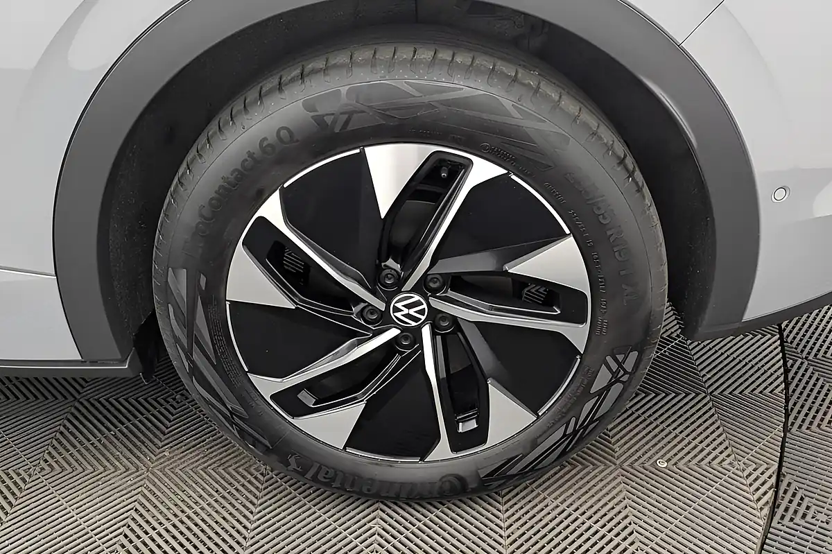 Used 2023 Volkswagen Id.5 Pro Style Grey - Interior and Exterior details 20