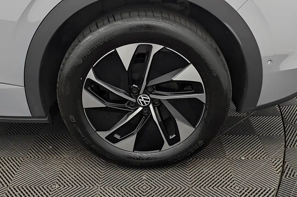 Used 2023 Volkswagen Id.5 Style Grey - Interior and Exterior details 20